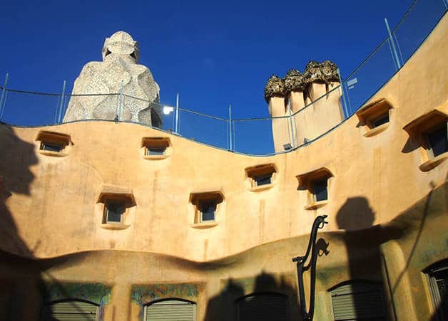 Tetti con camini Casa Milà
