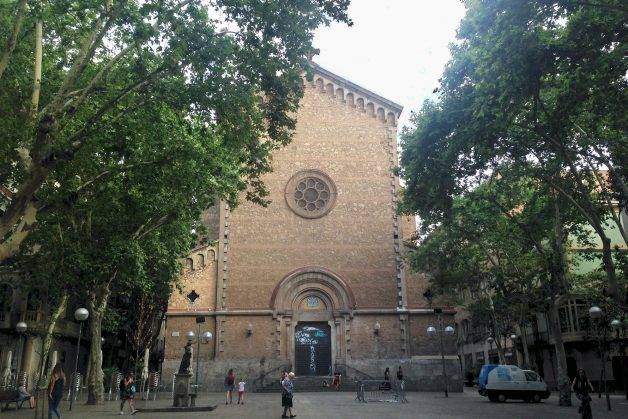 dopo la visita del Parc Güell, plaza virreina